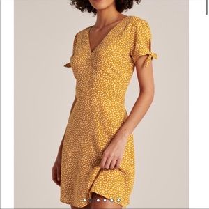 Abercrombie & Fitch Tie-Sleeve Mini Dress